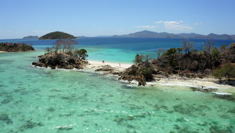 Vista-Aérea-De-La-Isla-De-Bulog-Dos,-Coron,-Filipinas,-Palawan