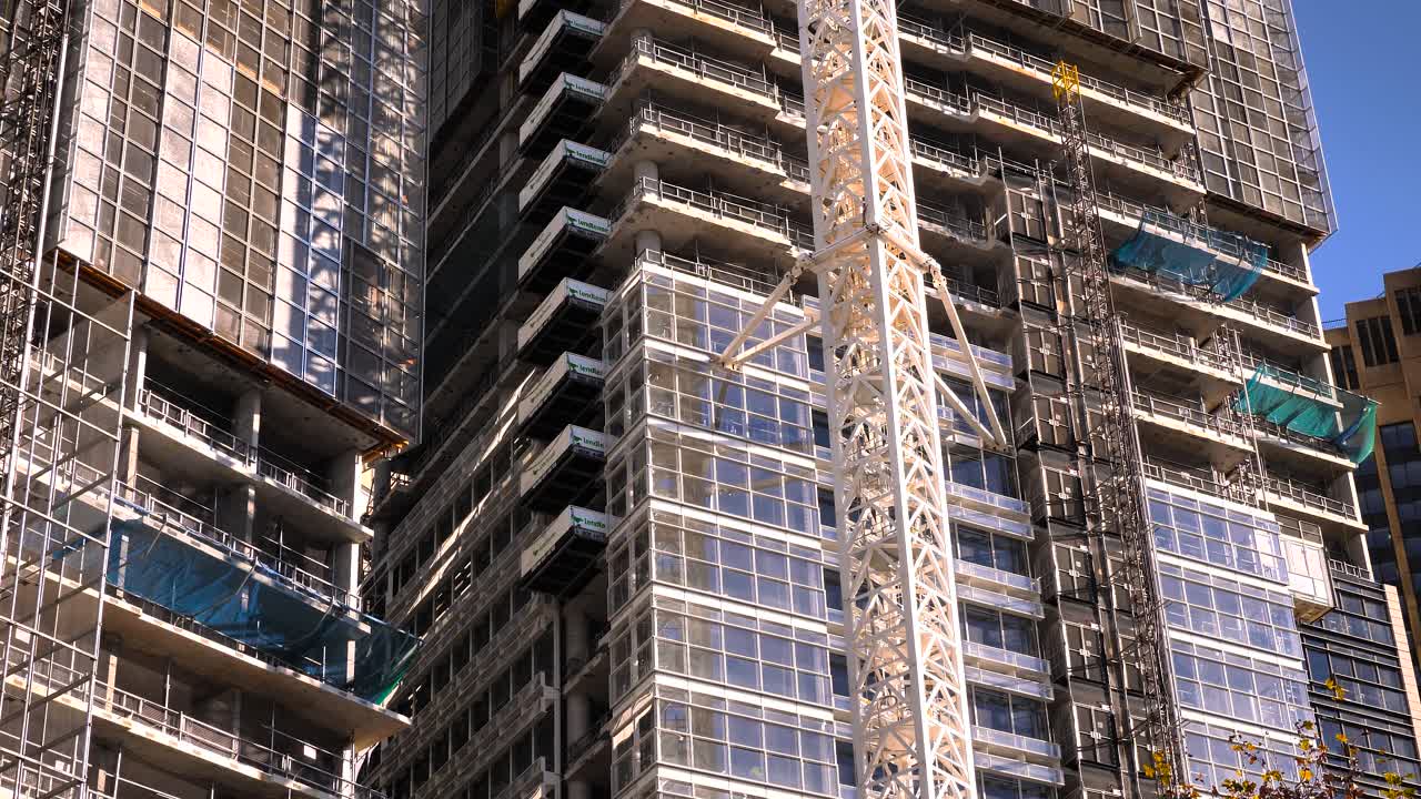 건설 중인 현대적인 마천루