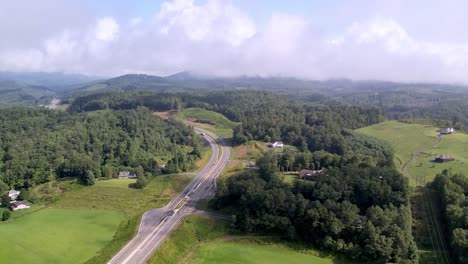 Autopista-221-En-El-Condado-De-Ashe-Nc,-Carolina-Del-Norte,-Aéreo