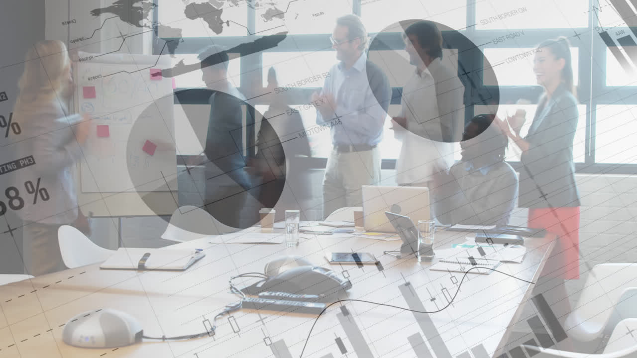 바쁜 사무실에서 젊은 사무실 직원들의 그룹 4k