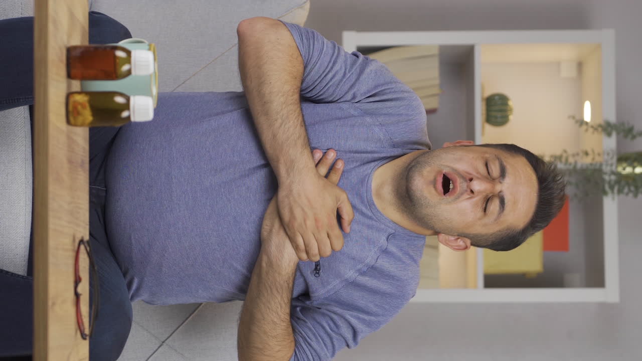 video vertical de opresión en el pecho, problema cardíaco.