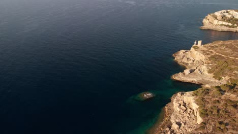 Spanien-Mallorca-Cala-Figuera-Ansicht-Von-Oben-Mit-Einer-Drohne-Bei-4k-24-Fps-Mit-Nd-filtern-Und-Zu-Verschiedenen-Tageszeiten-Mit-Dji-Mavic-Air