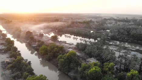 Niebla-Del-Amanecer-De-La-Mañana-Aérea-Flotando-Sobre-Khairpur-Rural-En-Sindh