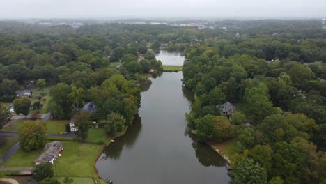 Estanques-De-Pesca-En-El-Barrio-De-Clemmons-Nc