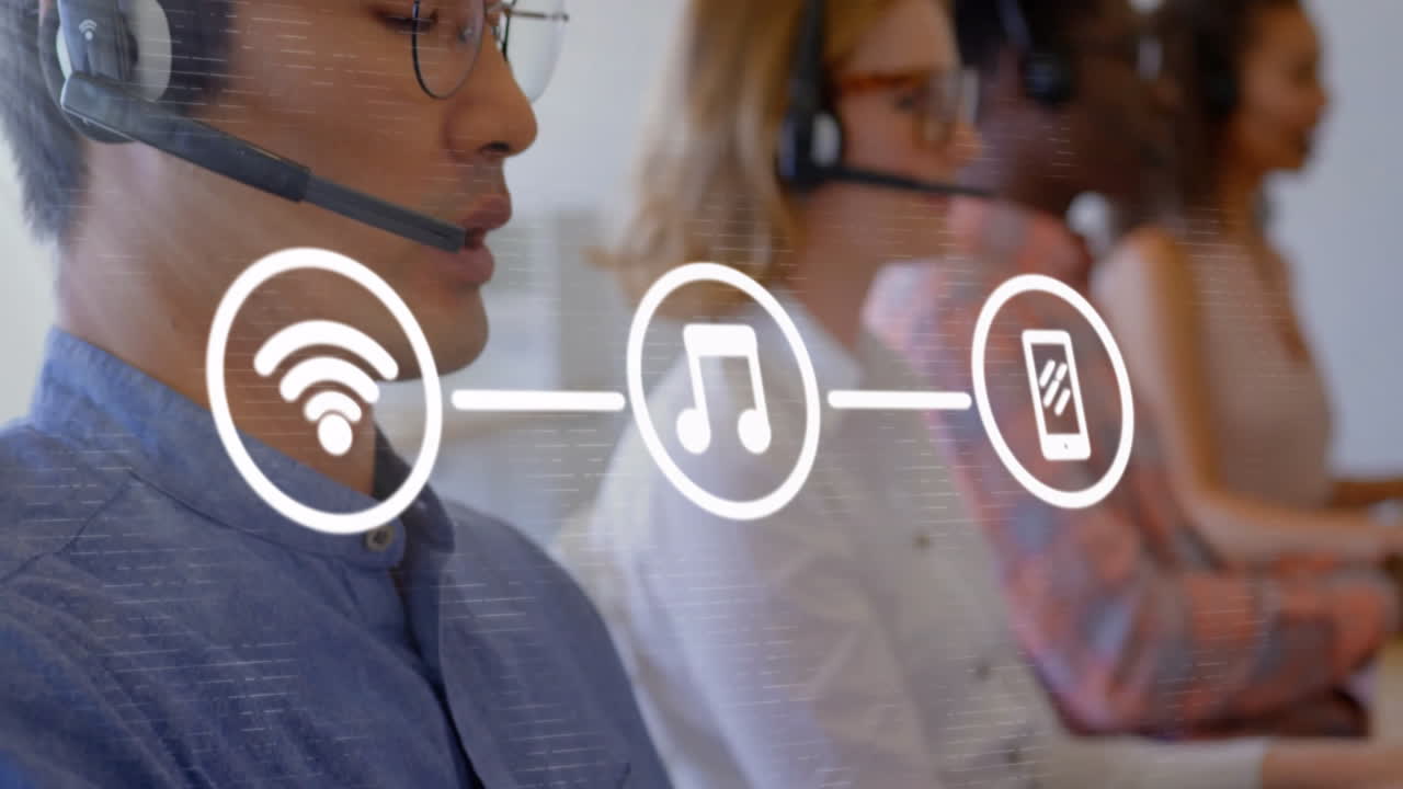 animación de la red de conexiones con iconos sobre diversos colegas utilizando auriculares de teléfono