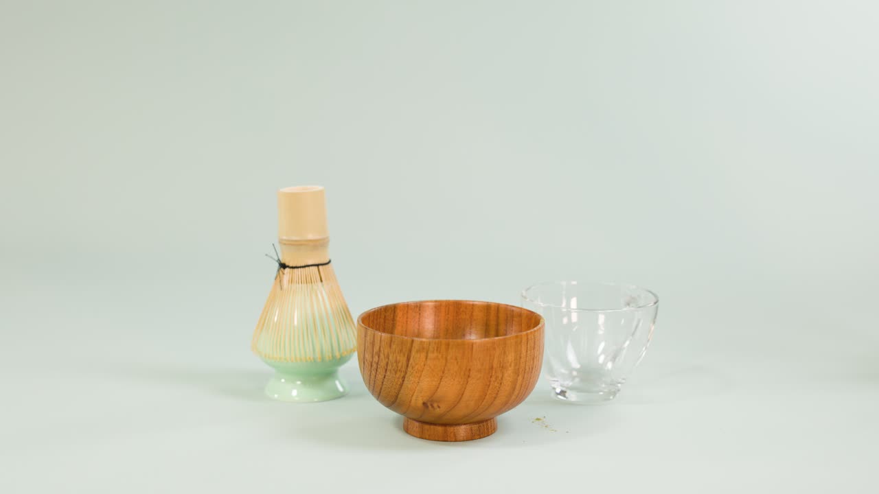 la preparación del té matcha