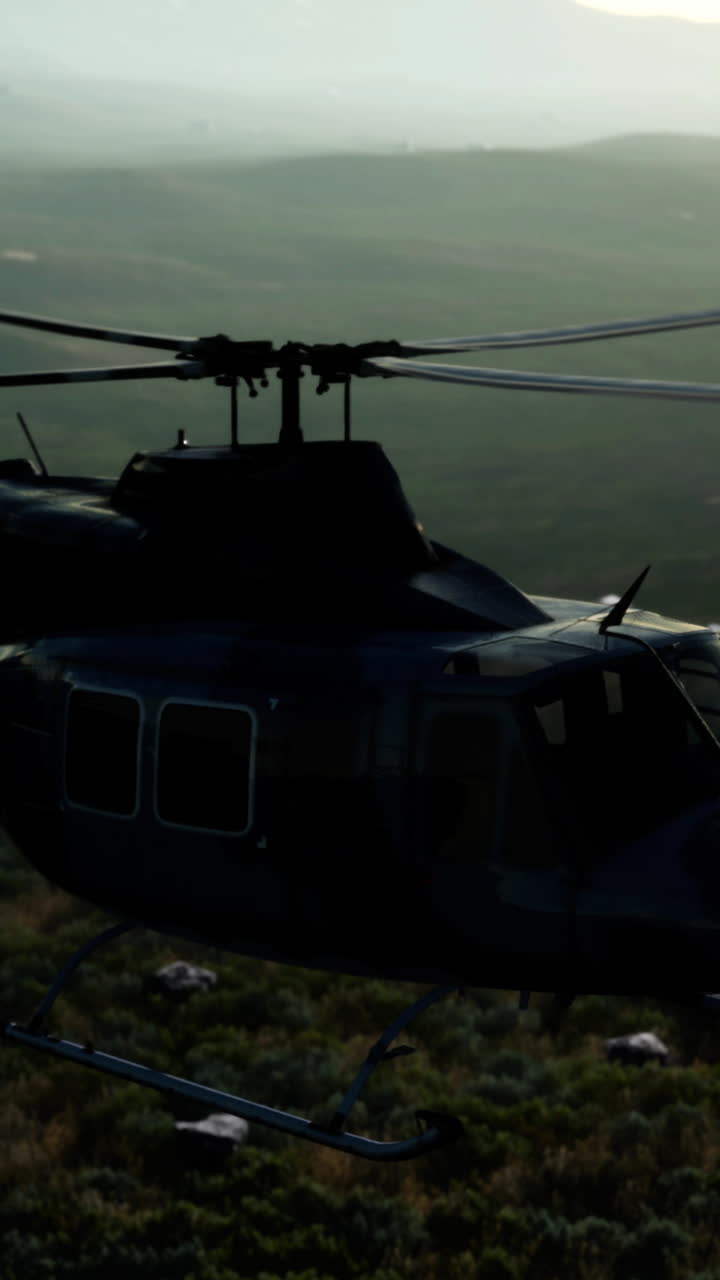 helicóptero militar de los estados unidos en vietnam.