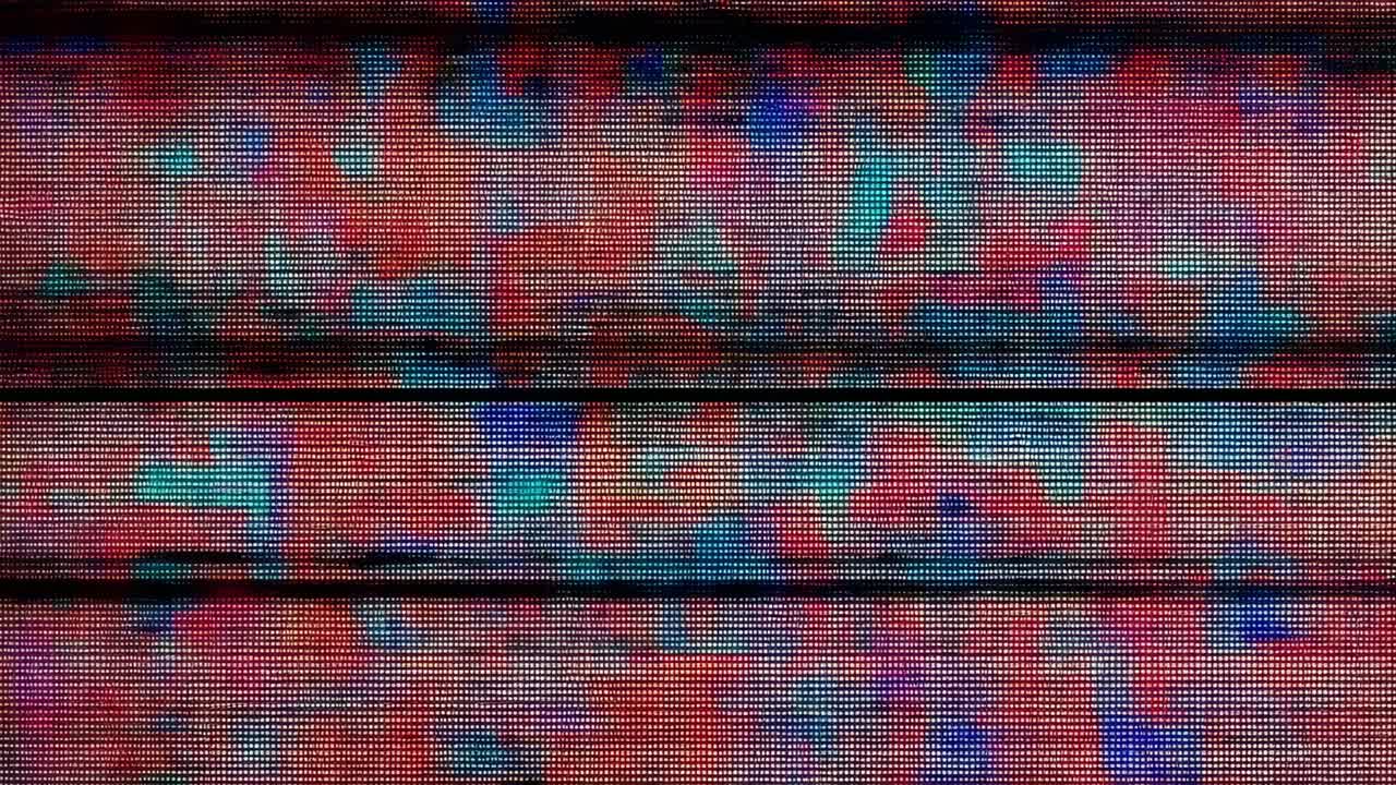 Forstyrrende statiske bånd, der udløser neon-KÆRLIGHED, som fases ind på wireframe-gitter og afslører glød, scanline