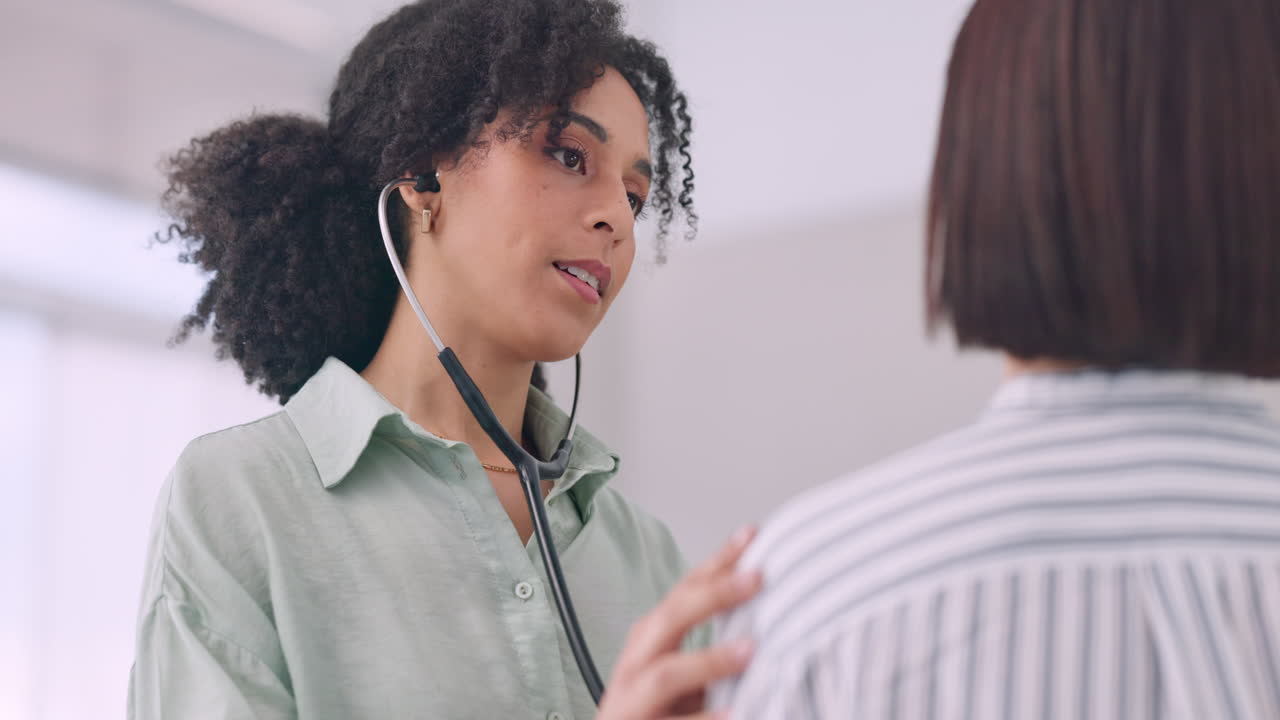 Breathing, doctor or women for diagnosis