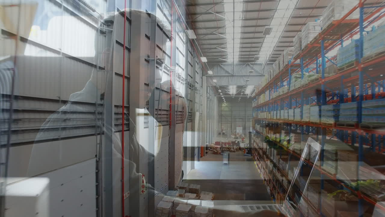 창고 위에 노트북을 사용하는 백인 남자의 애니메이션