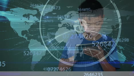 animación de números cambiando y red de conexiones con escolares usando tableta