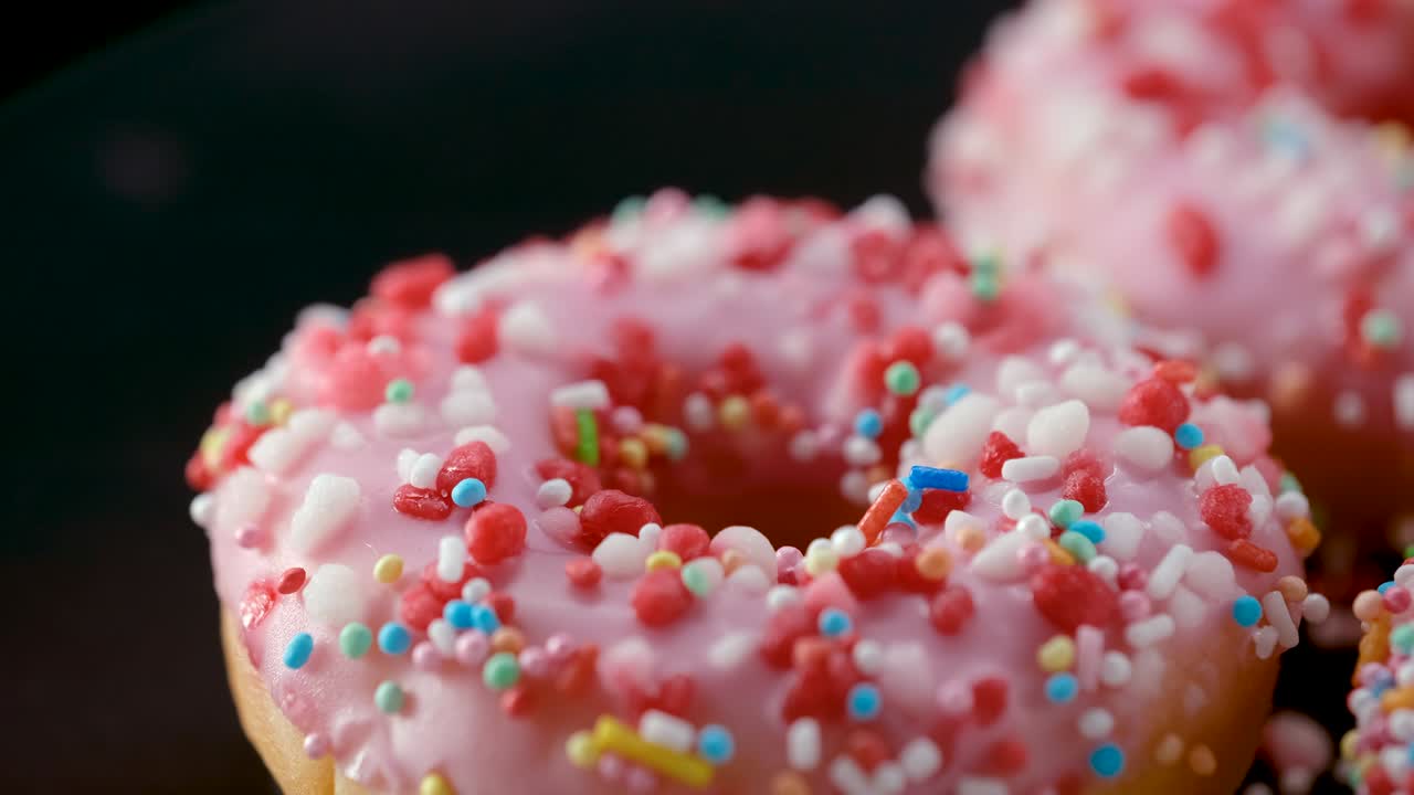 rosquillas rosadas coloreadas - disparo deslizante