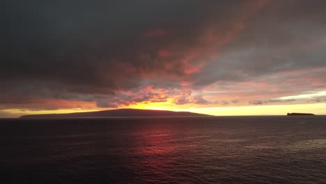 beautiful colourful sunset from the beach of maui, hawaii