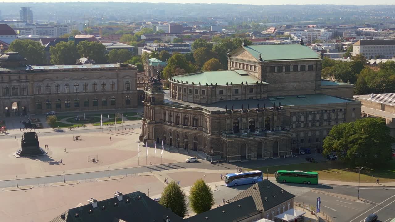 Cityscape Dresden Zwinger, Opera at river Elbe