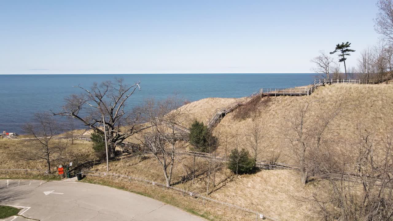 аэроскоп парка круз на озере мичиган весной