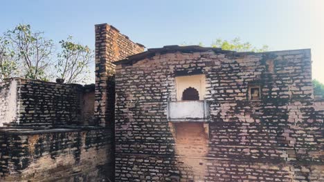 Old-Historical-building-structure-called-havelis-in-a-rural-village-of-Gwalior-Madhya-Pradesh-India