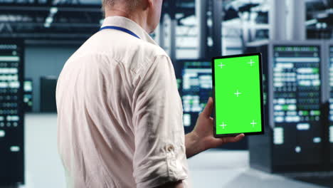 monitoreo de servidores de tabletas de pantalla verde