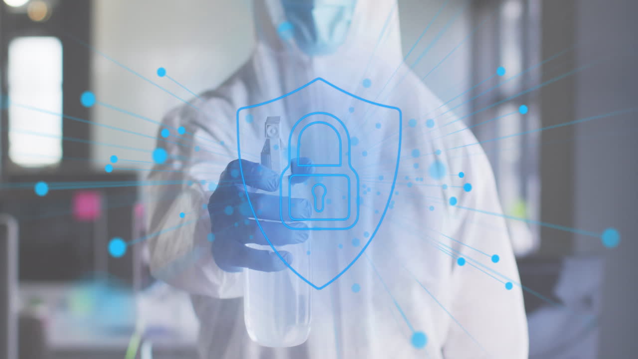 animación de un candado digital sobre un hombre que lleva un traje de seguridad y desinfecta la oficina