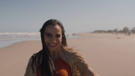 happy woman enjoying the beach