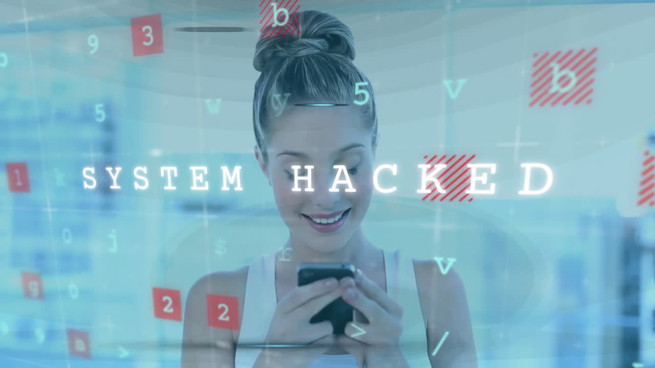 스마트폰을 사용하는 백인 여성에 대한 시스템 해킹 텍스트 및 데이터 처리의 애니메이션