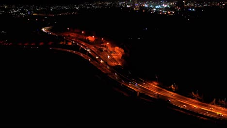vista aérea de la carretera nocturna
