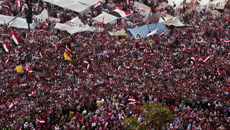 Los-Manifestantes-Inundan-La-Plaza-Tahrir-En-El-Cairo-Egipto