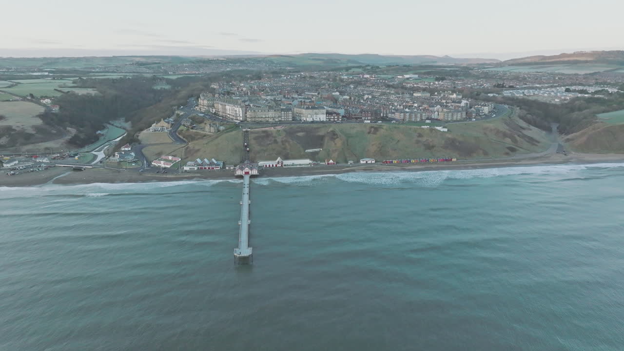 saltburn by the sea 이른 아침 겨울 2022년 3월 - 공중 드론 dji mavic 3 cine prores 클립 5