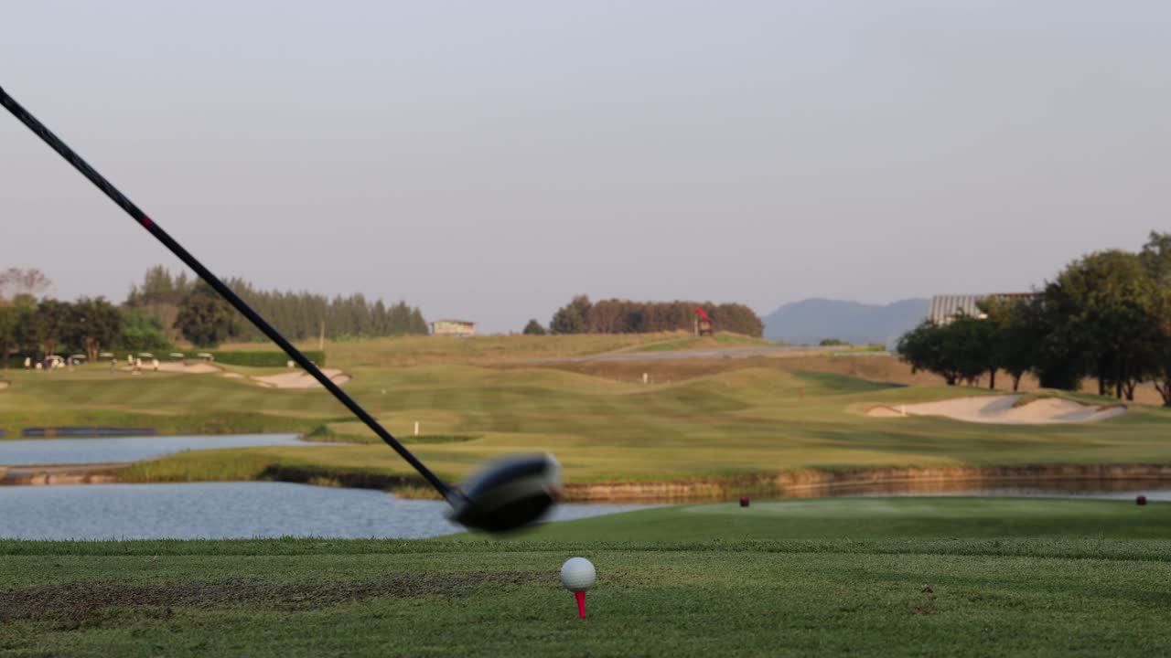 은 날 골프 스과 공 도
