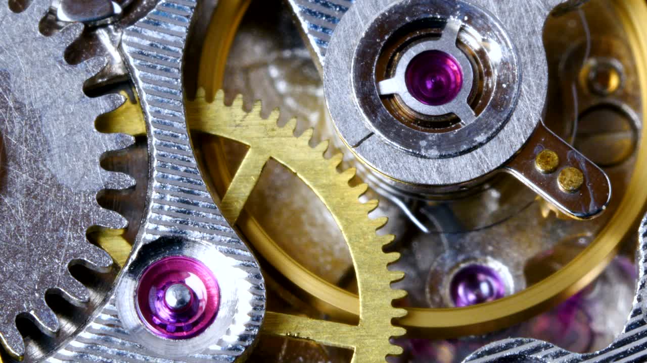 vigilar el mecanismo de cerca.