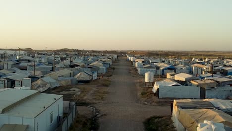 Campamento-De-Desplazados-Internos-Hassan-Sham-En-Nomansland,-Entre-Mosul-Y-Erbil,-Irak