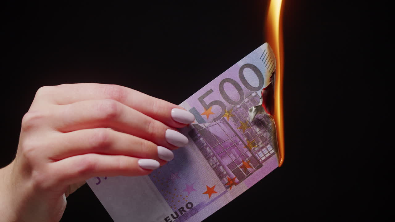 Burning 500 Euro Bill