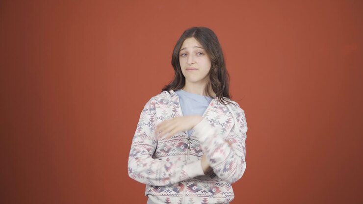 заносчивая высокомерная молодая женщина.