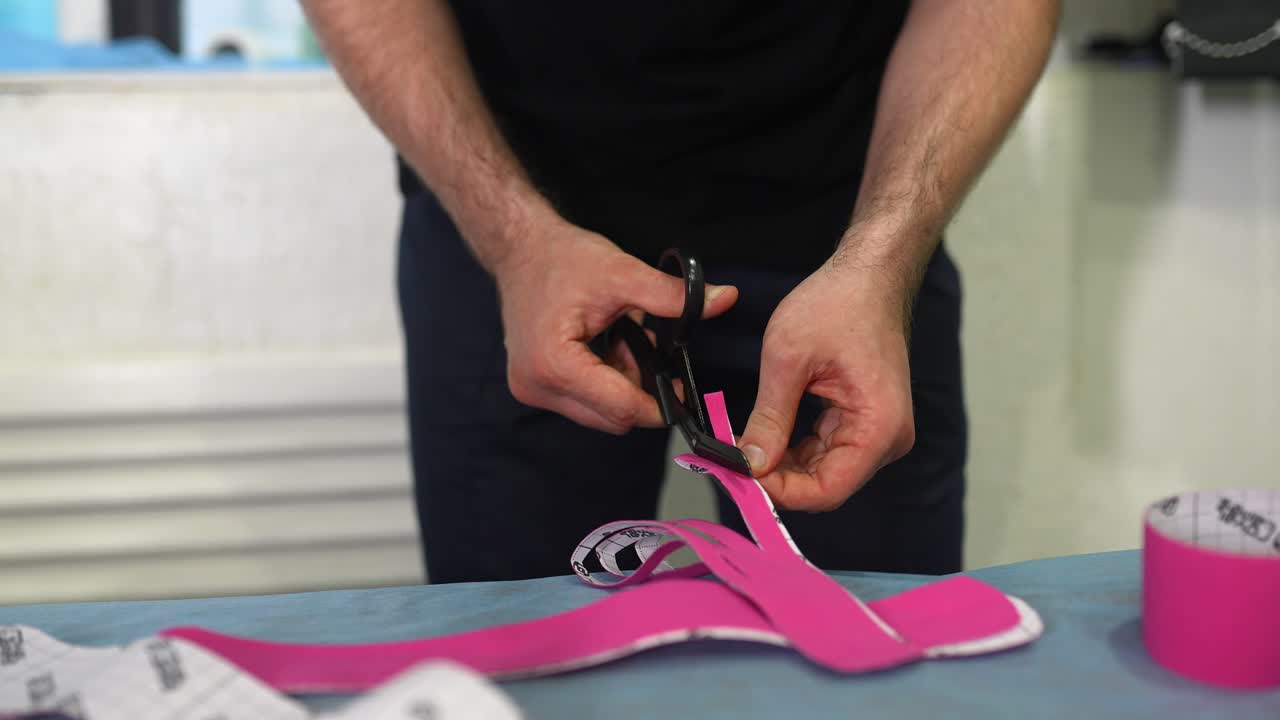 la aplicación de cinta atlética