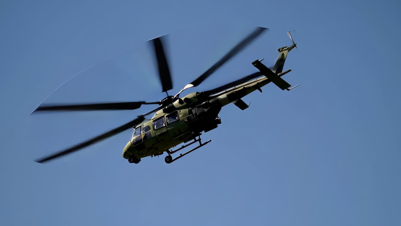 비행 중인 군사 헬리터