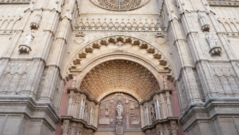 Gothic-Style-Facade-Of-La-Seu-Cathedral-Of-Palma-In-Palma,-Mallorca,-Spain