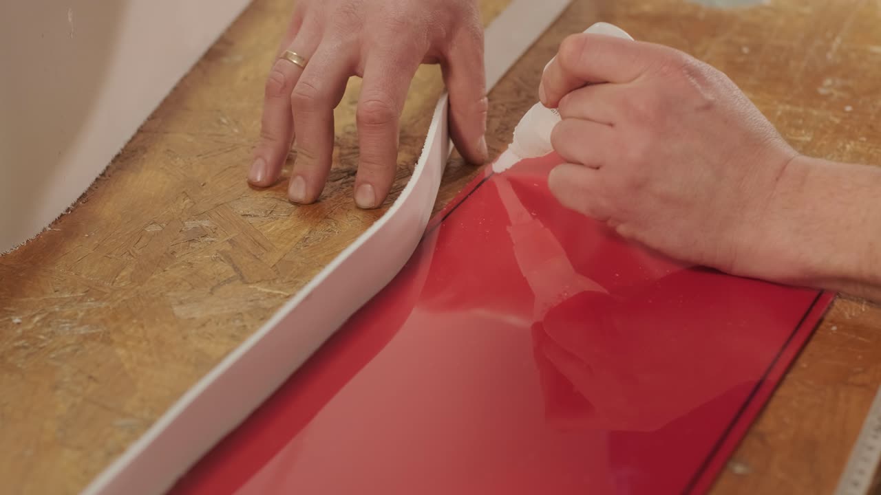 producción de carteles publicitarios en la fábrica