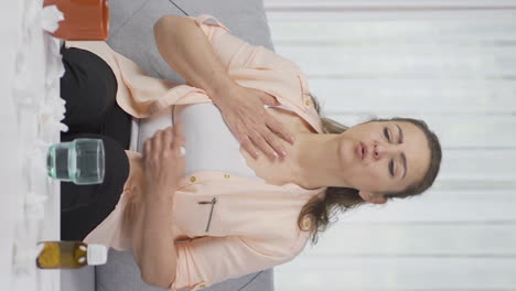 Vertical-video-of-Woman-with-chest-pain.