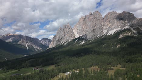 impresionantes vistas en los dolomitas, alpes