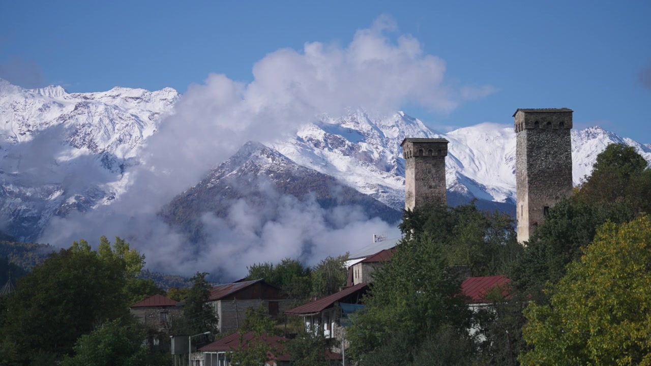 Gürcü köyünde Svan Kuleleri