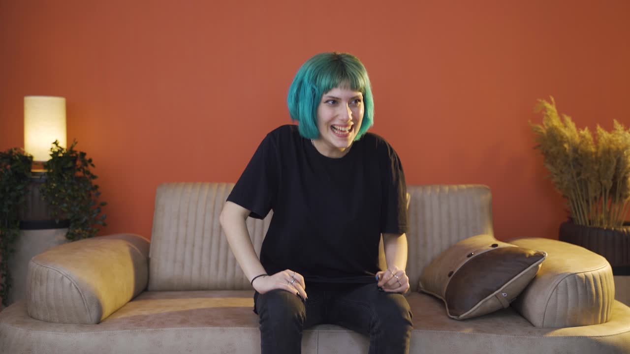 미친 젊은 여자. 정신병자.