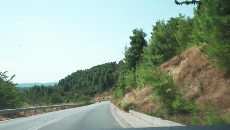 punto de vista de conducir en el campo de grecia