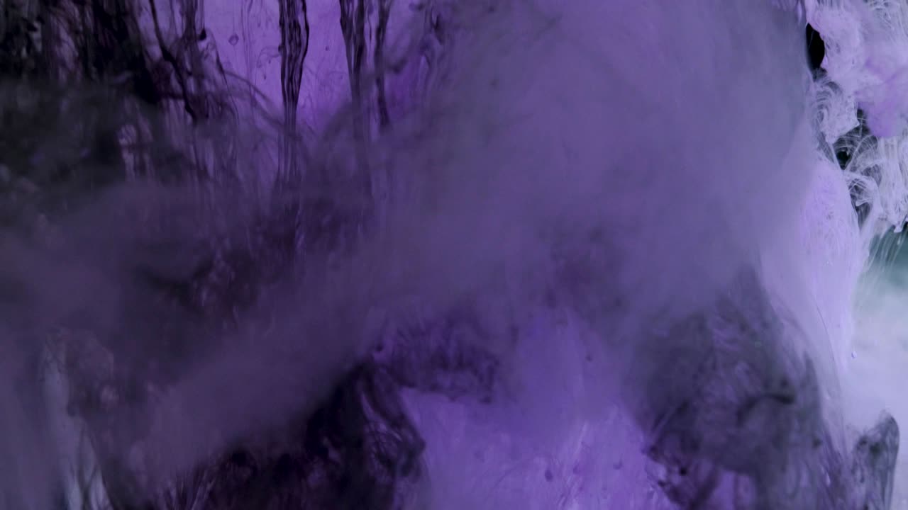 fondo de pintura de tinta colorida en el agua, flujo de tinta bajo el agua