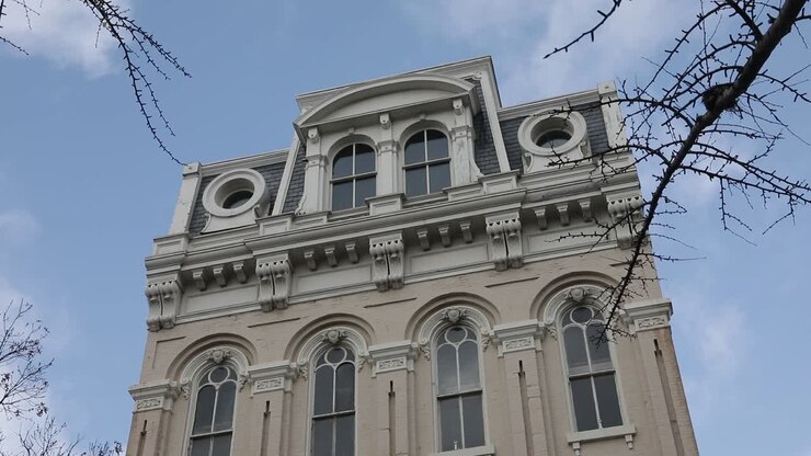 Excelsior Building - Filadelfia, PA - Giornata di sole con nuvole sullo sfondo