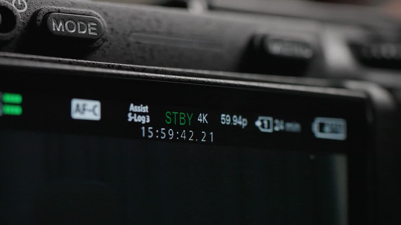 Macro view of the record overlay on the Sony FX3 screen, emphasizing the importance of monitoring recording status