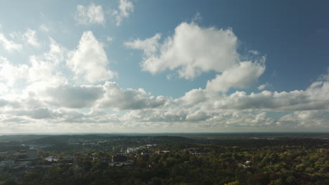 Sunny-Day-In-Autumn-Over-Downtown-Fayetteville-Near-Mount-Sequoyah-In-Arkansas,-USA