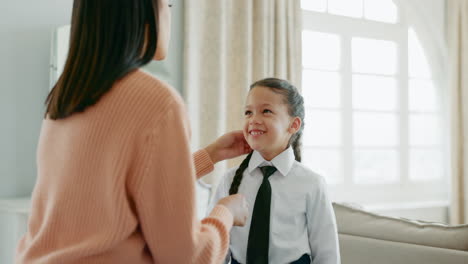 Madre,-Niño-Y-Listo-Para-La-Escuela-En-Casa