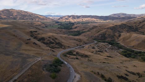 light traffic on lindis pass, new zealand