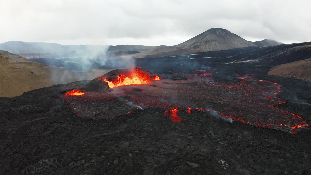 Active vulcano erupting lava and magma in Iceland