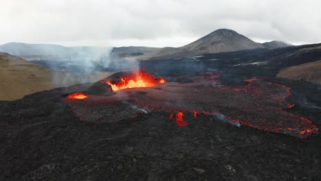 冰島火山噴發的岩石和岩石