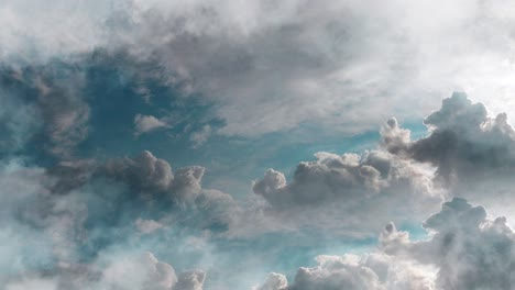 cielo azul claro con nubes blancas en movimiento